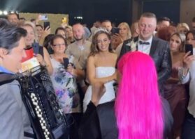(Фото) Се омажи ѕвездата на „Гранд“ Емина Туфо, а Зорица Брунцлик ѝ пееше на свадба