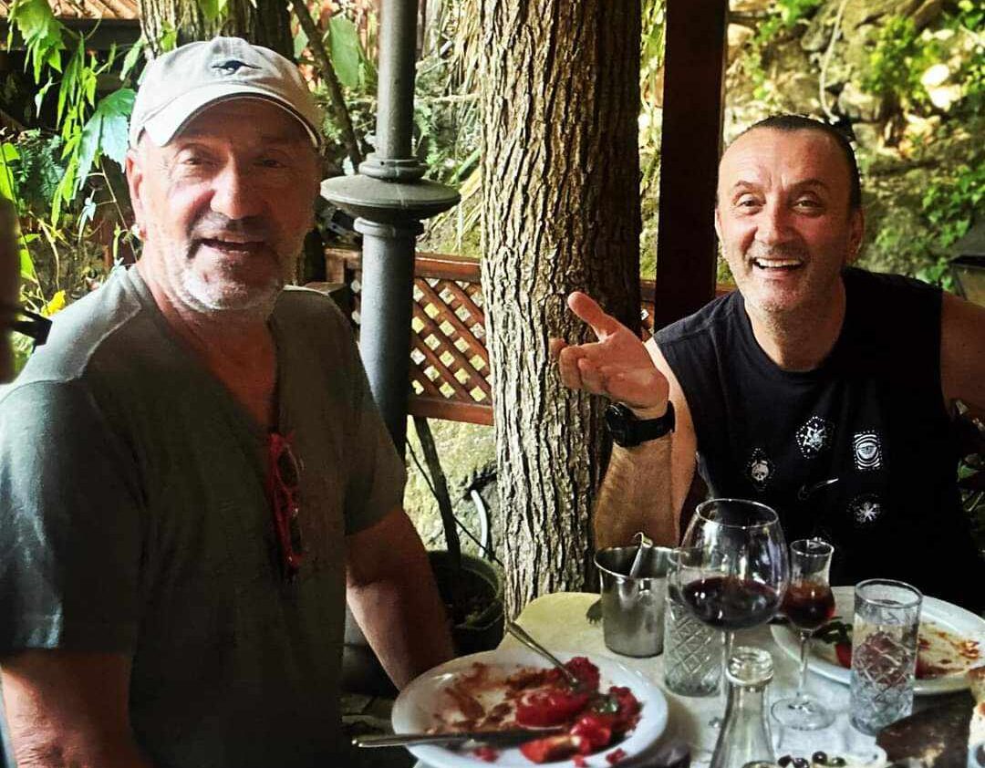 Бени Шаќири и Влатко Стефановски на консултации во кафеана