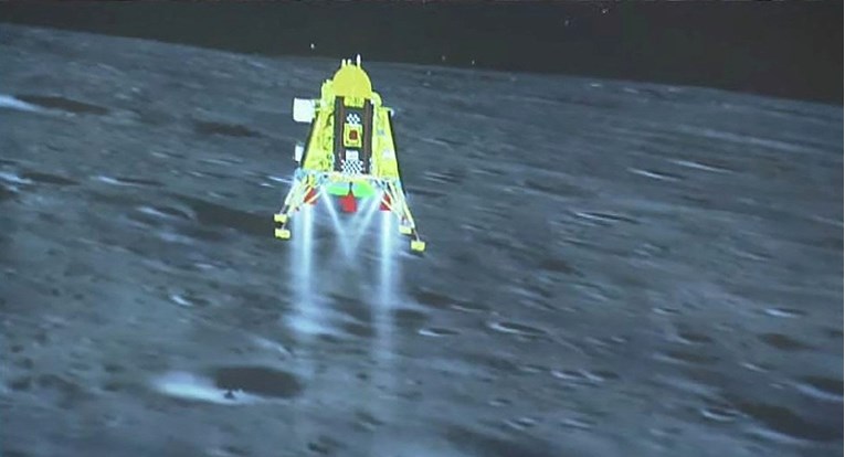 ВИДЕО: Индијците слетаа на Месечината