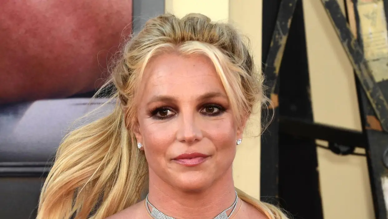 (Видео) Бритни танцува на шипка и не ѝ е гајле што синовите се срамат од неа