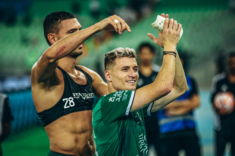 (Видео) Цел стадион му аплаудираше на Алиоски за збогум, македонскиот фудбалер го одигра последниот меч за Ал Ахли