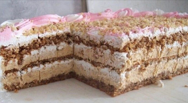 Егеј торта со плазма, чоколадо и ореви