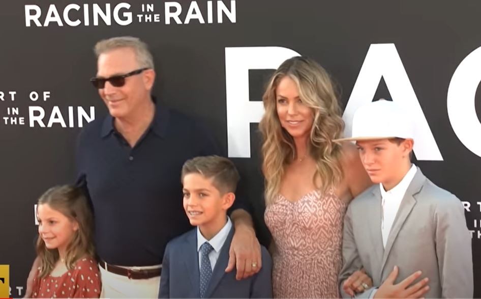 На бившата на Кевин Костнер не ѝ се доволни 129.000 долари месечно за алиментација