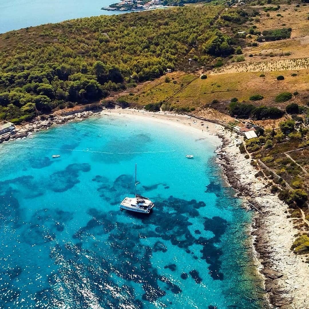 Плажа на островот Вис идеална за луѓе кои бараат одмор