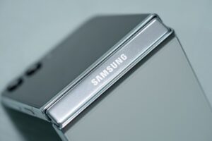 Фановите на Samsung би можеле да добијат поевтин телефон на преклоп