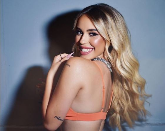 (Фото) Тамам помисливме Антониа сега помалку ќе се слика на Инстаграм, ете ја топлес