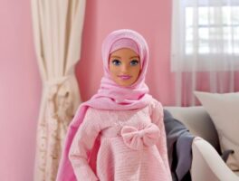 Хиџарби, првата барбика со хиџаб повторно е популарна на Инстаграм