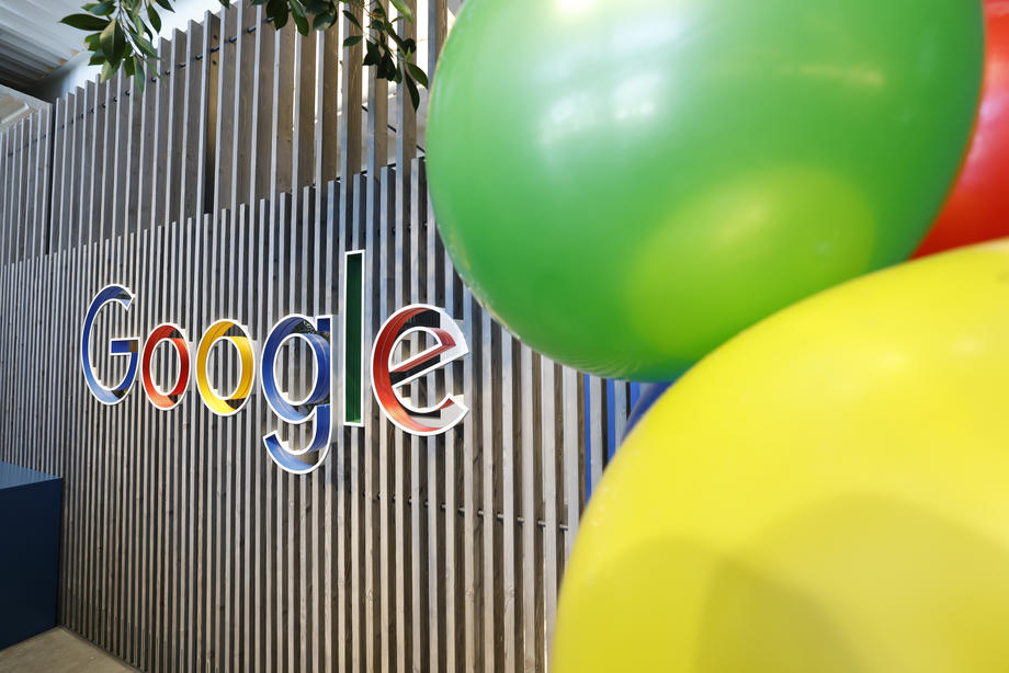Google го слави својот 25-ти роденден
