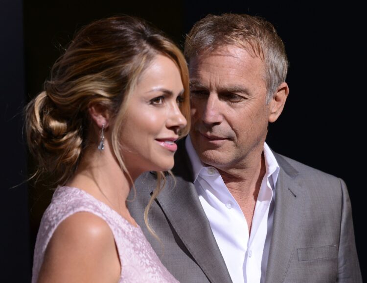 Кевин Костнер призна дека сè уште ја сака поранешната сопругата