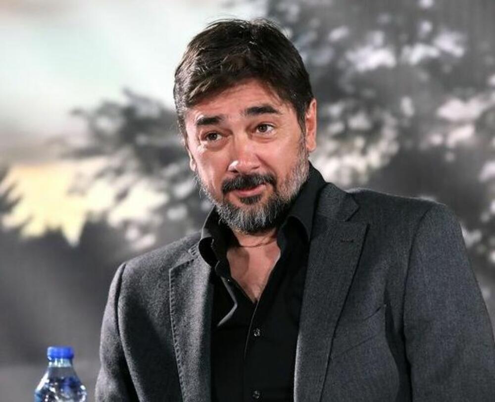 Кога слушна од кој град сум, ми даде пари и храна за да успеам: Војин Ќетковиќ за почетоците со глумата и помошта од актерката Рада Савиќевиќ