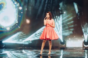 (Видео) Теона Јованоска е освежувањето на македонската музичка сцена