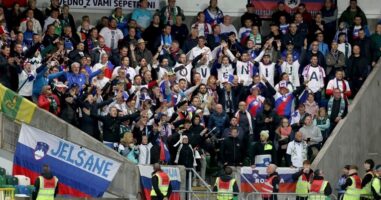 Словенците 33 дена пред клучниот натпревар го распродадоа стадионот