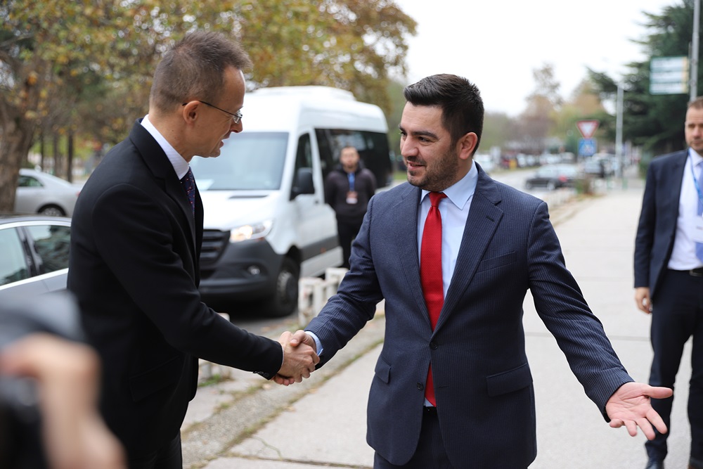 Бектеши-Сијарто: Заедничка координација на Северна Македонија и Унгарија за идни чекори за поставената такса на руски гас од Бугарија