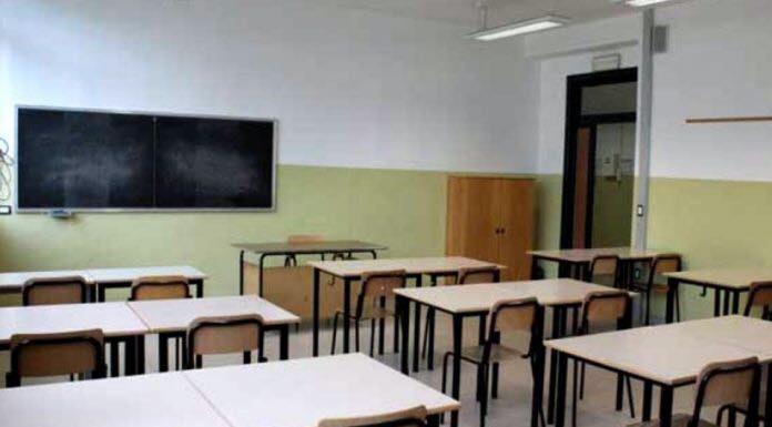 Деветмина ученици во три основни училишта во Карпош заразени со салмонела