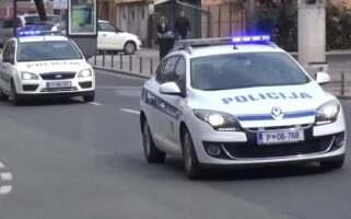 Девојка го плукнала во лице, тој и возвратил со шамар: улична тепачка помеѓу маж и жена во Словенија