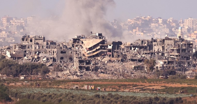 Израел до цивилите во Газа: Ги прекинавме воените активности четири часа, движете се кон југ