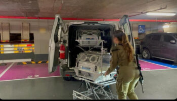 Израел испраќа инкубатори за бебиња во Газа