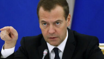 Медведев: На крајот нема да има ниту Украина, ниту Зеленски