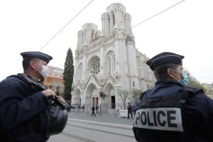 Невиден хорор во Франција: маж си ги убил трите ќерки и сам отишол во полиција, мајката мистериозно исчезната