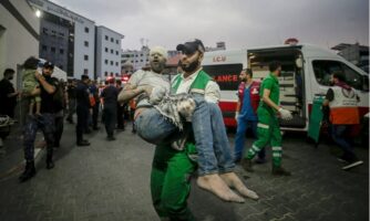 Почна евакуацијата на преостанатите пациенти од „Ал Шифа“ во Газа: „Речиси 400 раселени лица сè уште се во болницата“