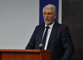 Јакимовски до ВМРО-ДПМНЕ: Како „Алумина“, додека бевте на власт, беше проект, а сега е бизнис