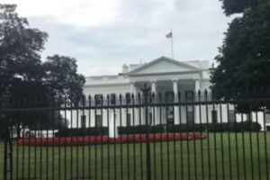 Белата куќа: Ни снемуваат пари за да ѝ помогнеме на Украина во војната со Русија