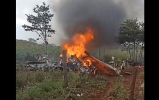 (Видео) Политичар и уште три лагинаа во Парагвај – авионот се урнал и запалил веднаш по полетувањето