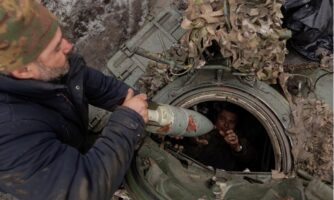 Воен аналитичар: Непријатно ми е, Русите имаат повеќе помош од Северна Кореја отколку Украина од ЕУ