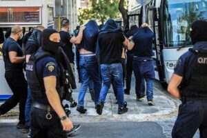 Грците ќе ги ослободат уапсените навивачи на Динамо