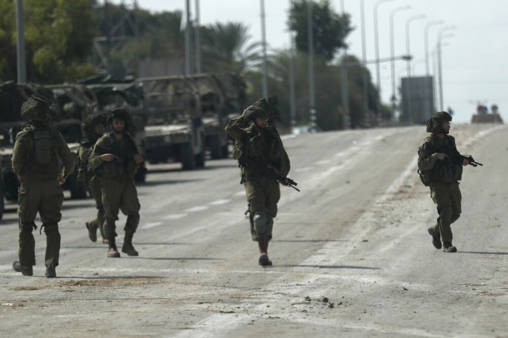 Израелската армија тврди дека открила едно од најголемите складишта на оружје што му припаѓа на Хамас