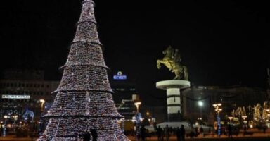 Скопје за Нова Година ќе биде накитено, но за драстично пониска сума, велат од Градот