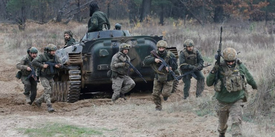 Украинците кои живеат во странство се повикани во војска: ако одбијат, им се закануваат казни