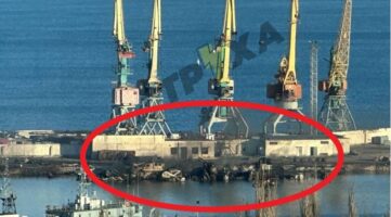 (Фото) По украинскиот напад, оштетен руски брод, еден загинат
