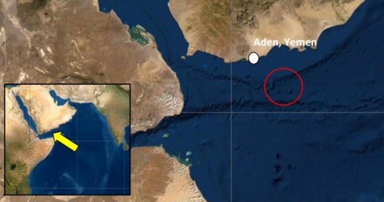 Американски брод погоден со проектил во Црвеното Море