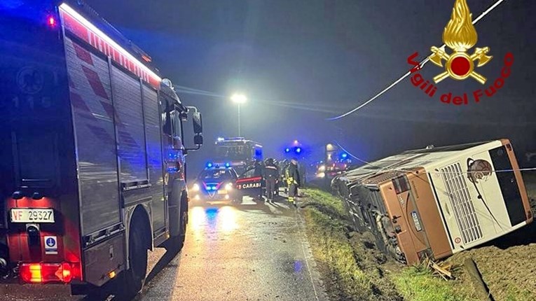 Во близина на Венеција се преврте автобус со туристи од БиХ, 10 повредени