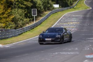 Новиот Taycan за 26 секунди побрз на Nordschleife од актуелната верзија: Најбрзиот електричен автомобил од Цуфенхаузен