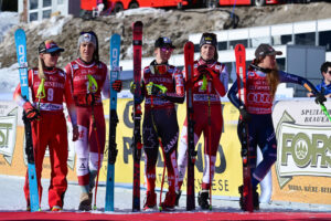 Пет скијачки на подиумот во Кортина, победи Фенир