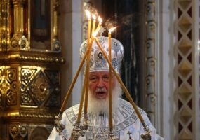 Руски свештеник се соочува со протерување оти одбил да се моли за победа над Украина