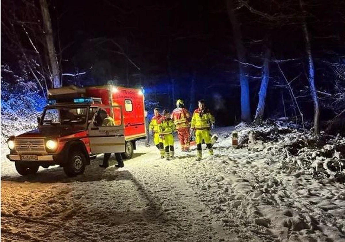 Снежна игра можела да заврши кобно: Дете со санка излетало во грмушки, гранка му го пробила стомакот – итно пренесено во болница во Келн