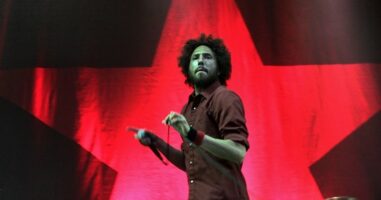 „Rage Against the Machine“ се распадна по трет пат, ја откажаа турнејата