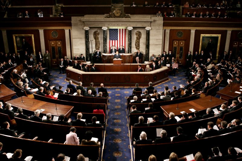 Американскиот Сенат чека гласање за помош за Украина, републиканците го блокираат