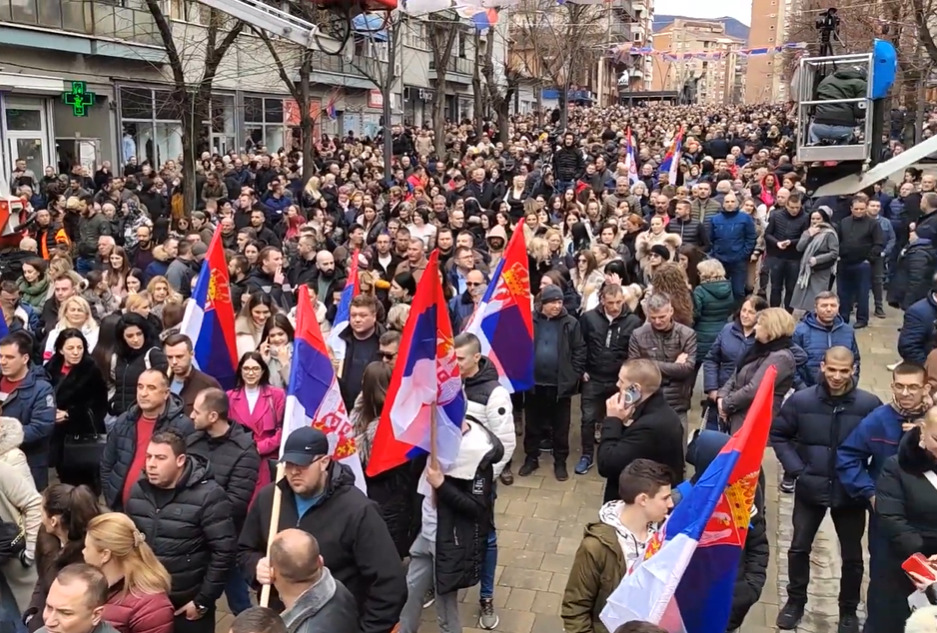 (Видео) Протест на Србите во Косово: „Властите во Приштина да овозможат динарски исплати од Белград“