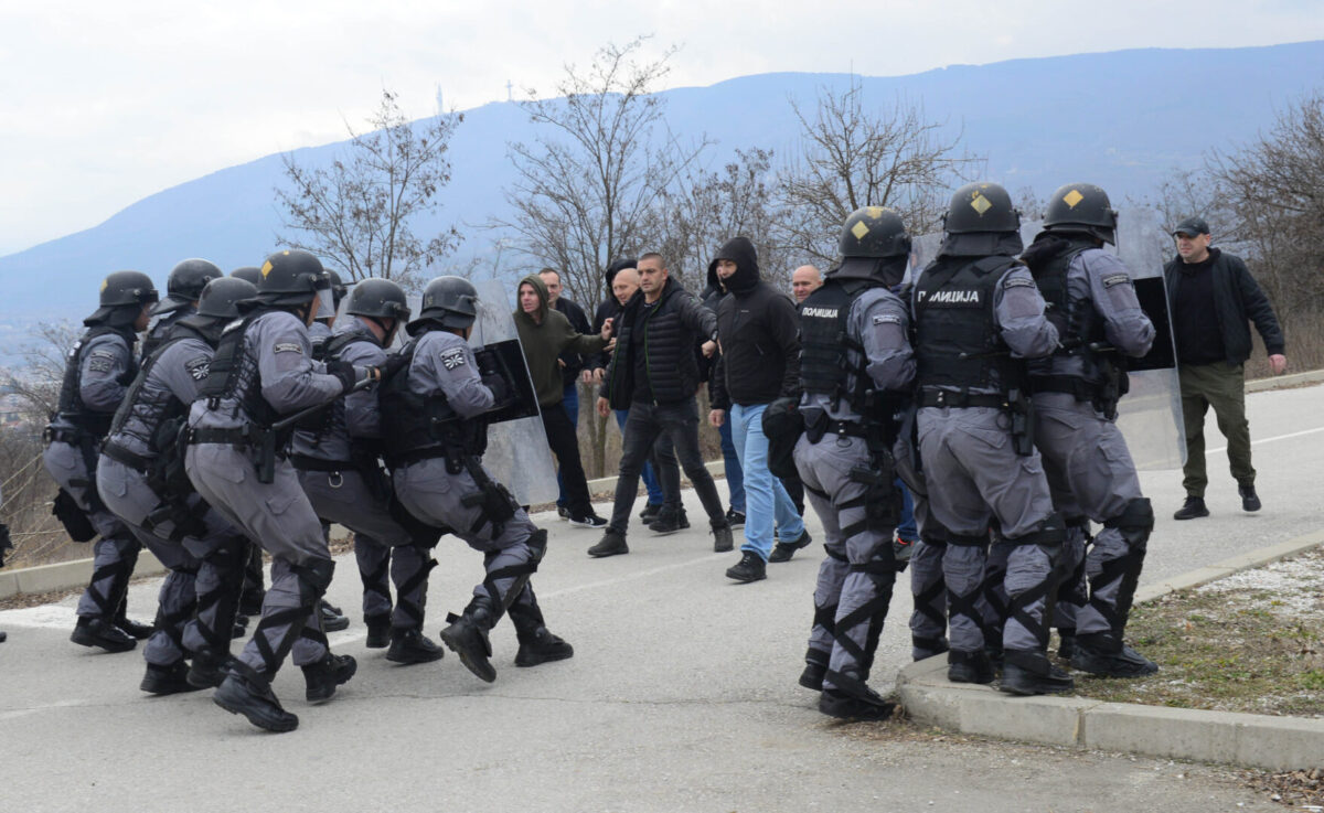 (Видео) Тошковски во посета на Единицата за интервентна полиција при СВР Скопје