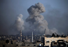 Израел ја нападна Сирија: неколку цивилни жртви загинаа во ракетен напад врз Хомс