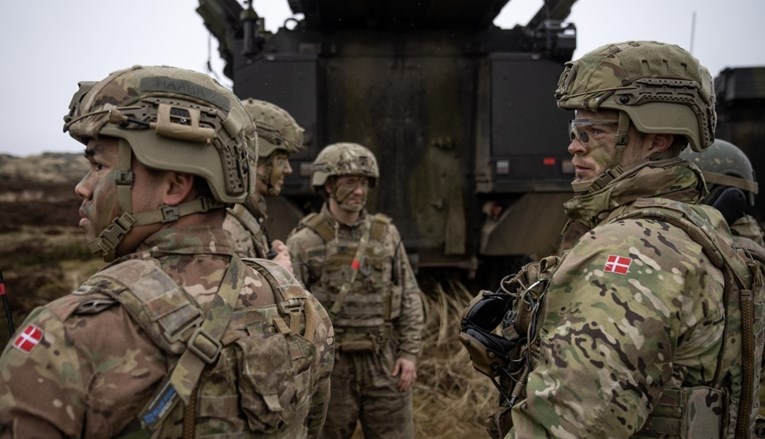 Командантот на данската армија поднесе оставка