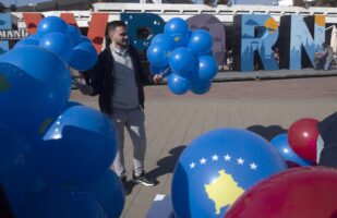 Косово одбележува 16-годишнина од независноста, Белград со коментар