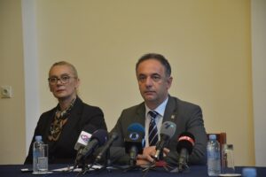 Нема отцепување од Алијанса зашто ние сме Алијанса за Албанците, има и дел „Дуисти“ но на нив е дали ќе формираат посебна партија, кажа Алиу