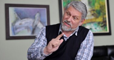 Битката допрва почнува, потписите се собрани, објави Јакимовски