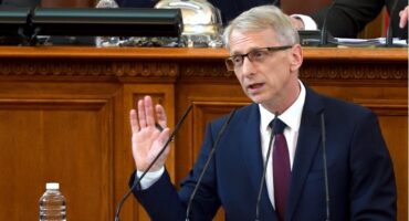 Бугарскиот премиер поднесе оставка, на негово место доаѓа коалициониот партнер