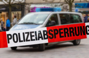 Маж тешко повреден во експлозија на улица во Германија: „Имаше силен тресок и потоа видовме човек во пламен“